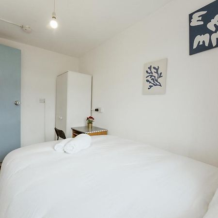 Upton Park Bedrooms 25 Min To Central لندن المظهر الخارجي الصورة