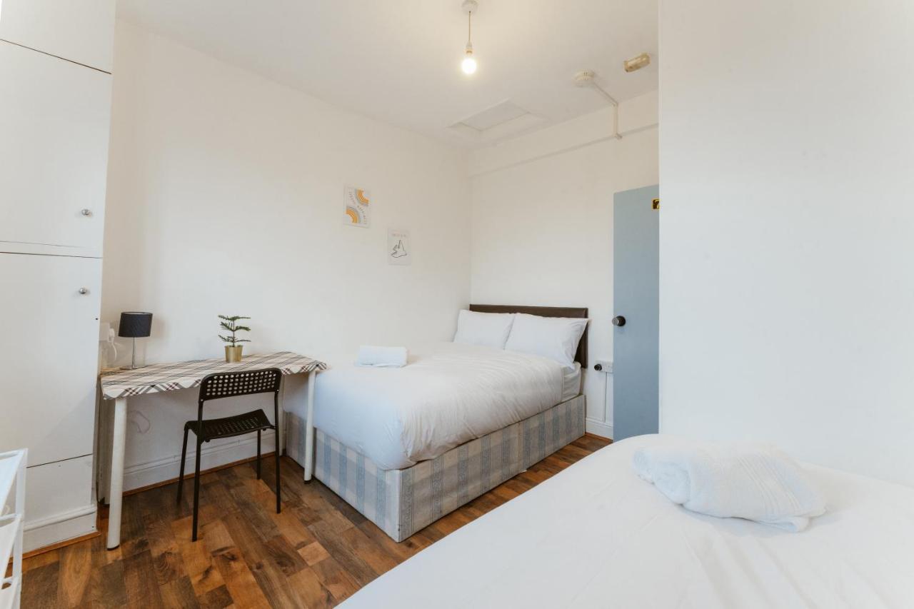 Upton Park Bedrooms 25 Min To Central لندن المظهر الخارجي الصورة